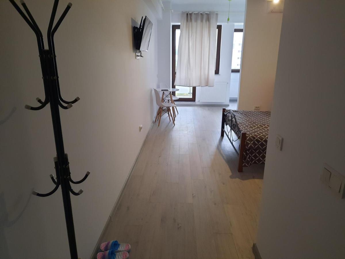 Palas Studios Yaş Dış mekan fotoğraf